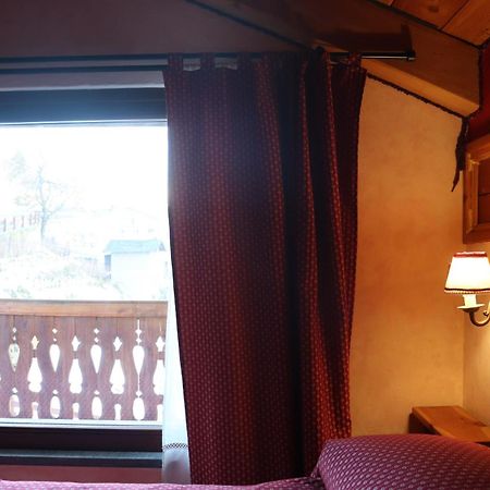 Agriturismo B&B Chevres A Cheval Charvensod ภายนอก รูปภาพ