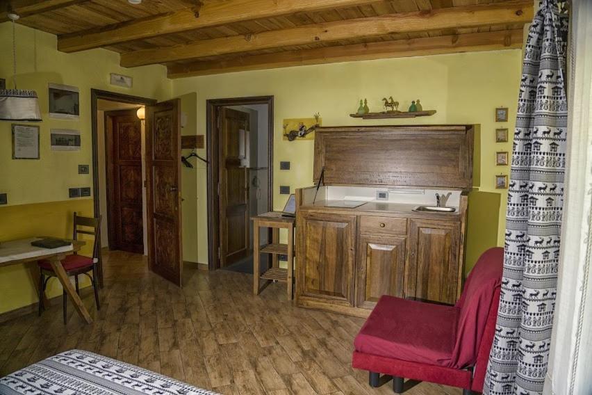 Agriturismo B&B Chevres A Cheval Charvensod ภายนอก รูปภาพ