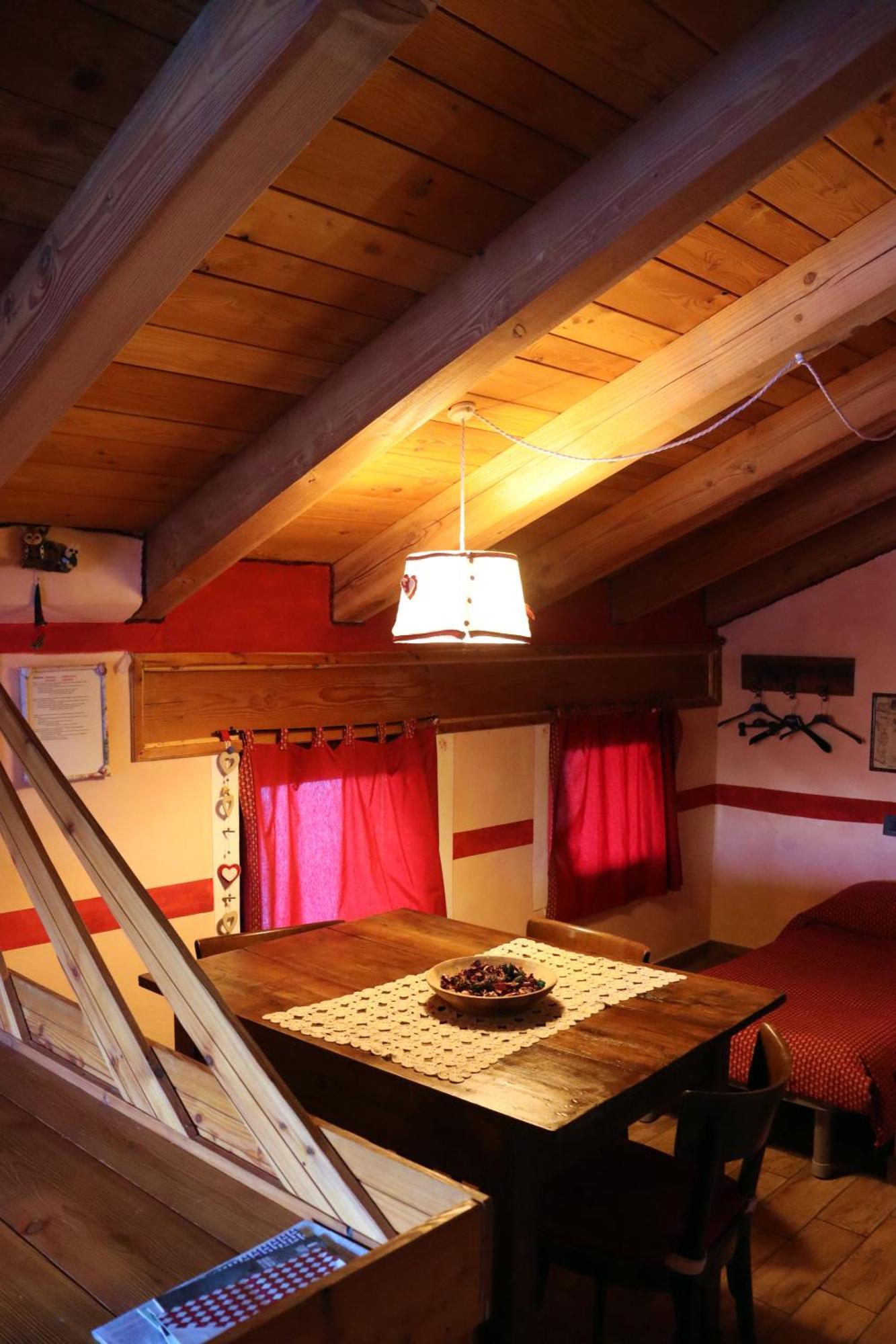 Agriturismo B&B Chevres A Cheval Charvensod ภายนอก รูปภาพ