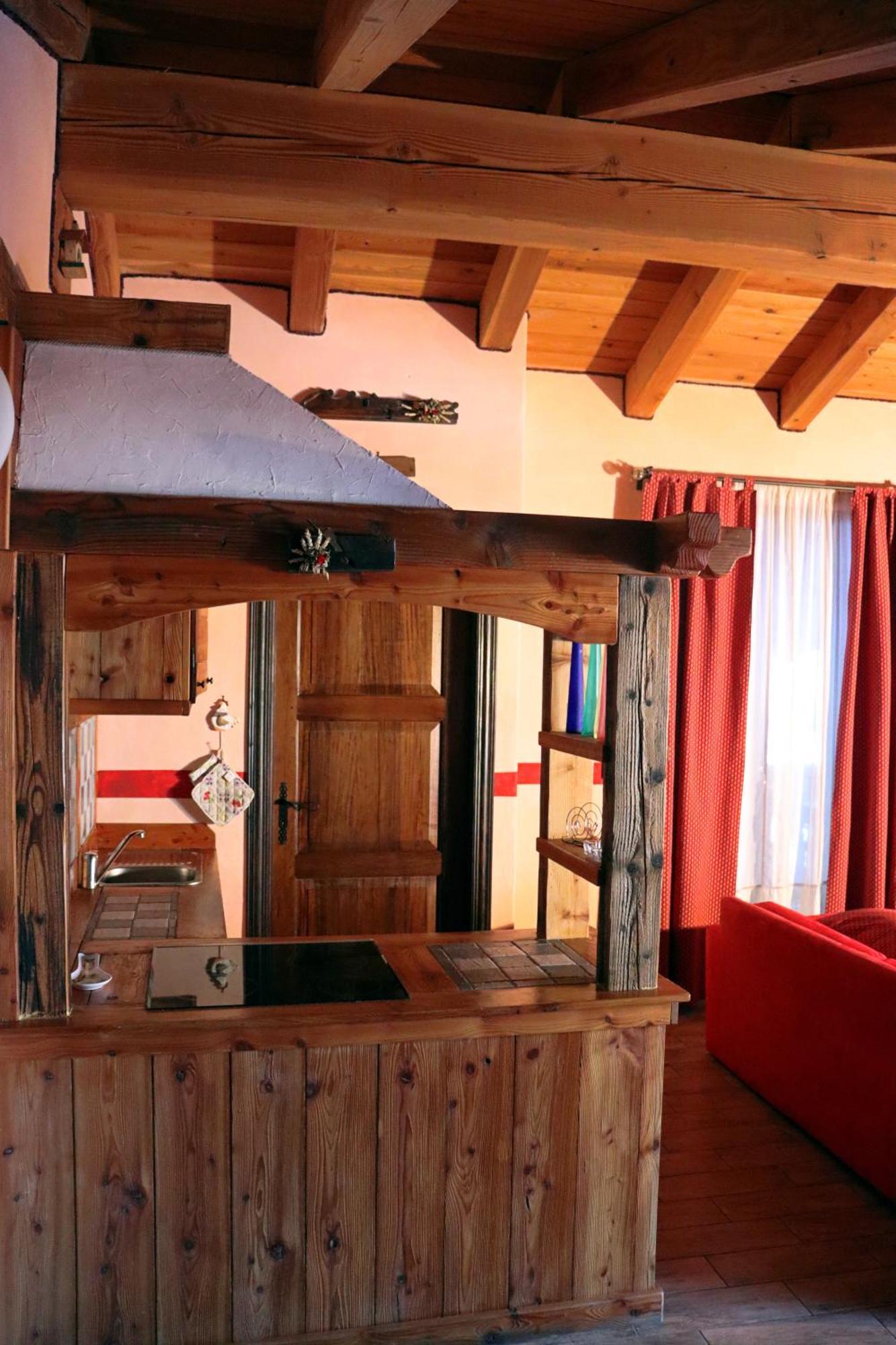 Agriturismo B&B Chevres A Cheval Charvensod ภายนอก รูปภาพ